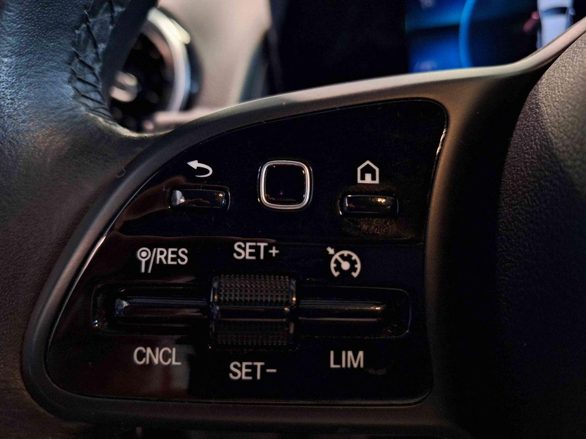 MERCEDES GLB 200 d auto 7posti - RETRO-CAM - LED - GAR.24 MESI