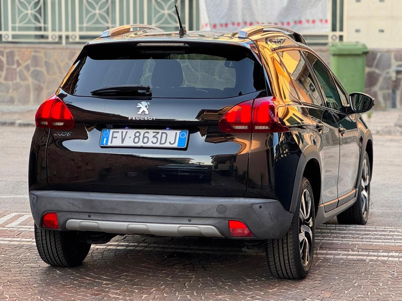 Peugeot 2008 BlueHDi 100 S&S Allure