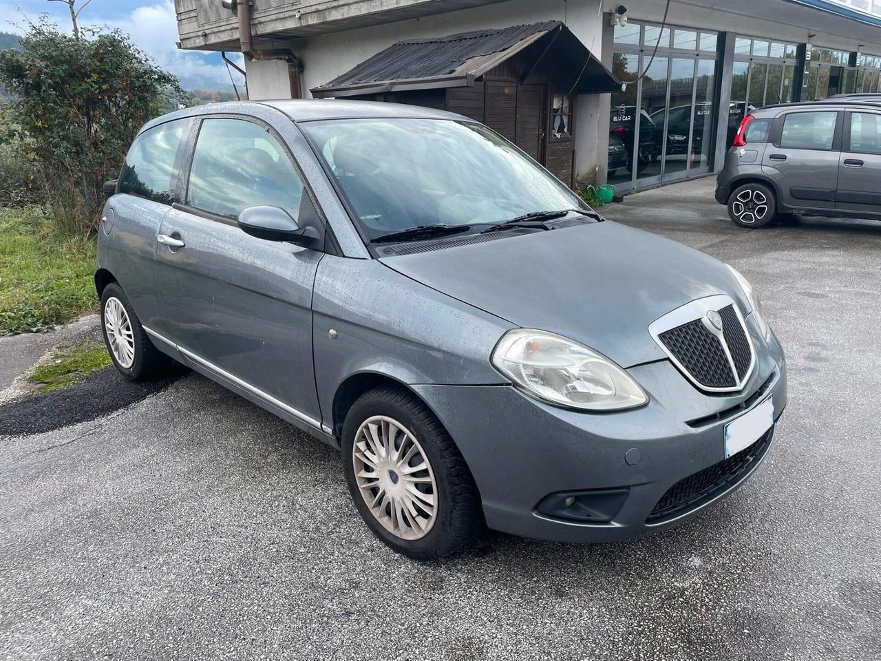 LANCIA YPSILON 1.3MJT ARGENTO 75cv