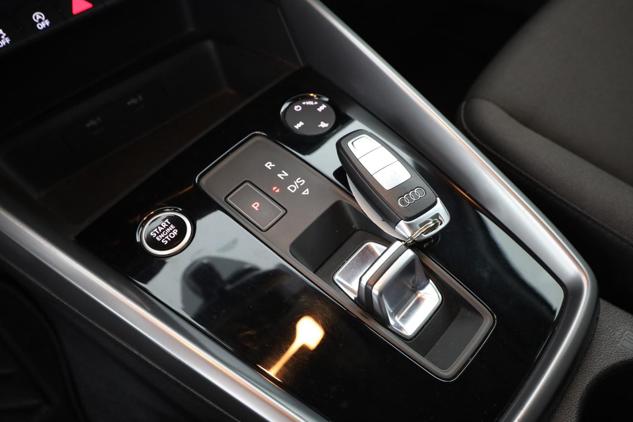 AUDI A3 4ª serie A3 SPB 30 TFSI S tronic Business