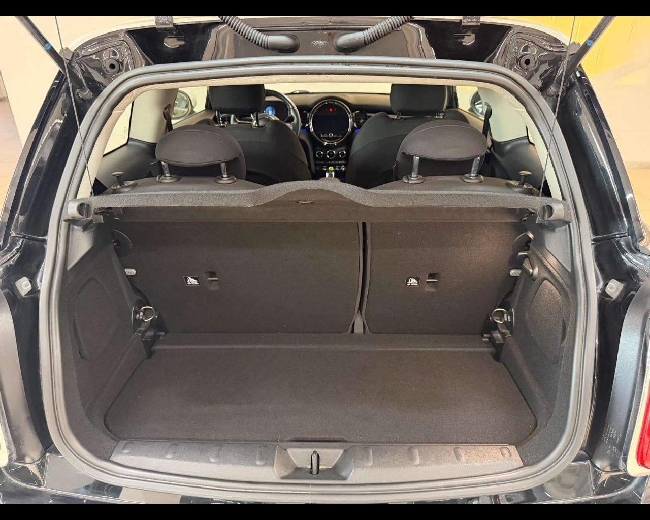 MINI Mini Full El. (F56) - Mini Cooper SE Essential