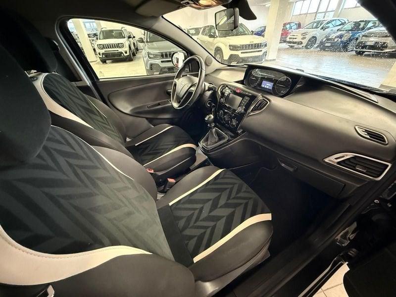 Lancia Ypsilon 1.2 69 CV 5 porte Gold