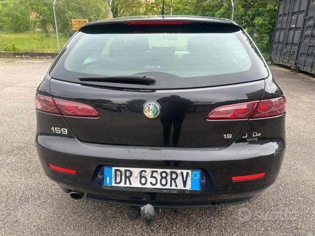 ALFA ROMEO 159 1.9 JTDm 16V Sportwagon Distinctive