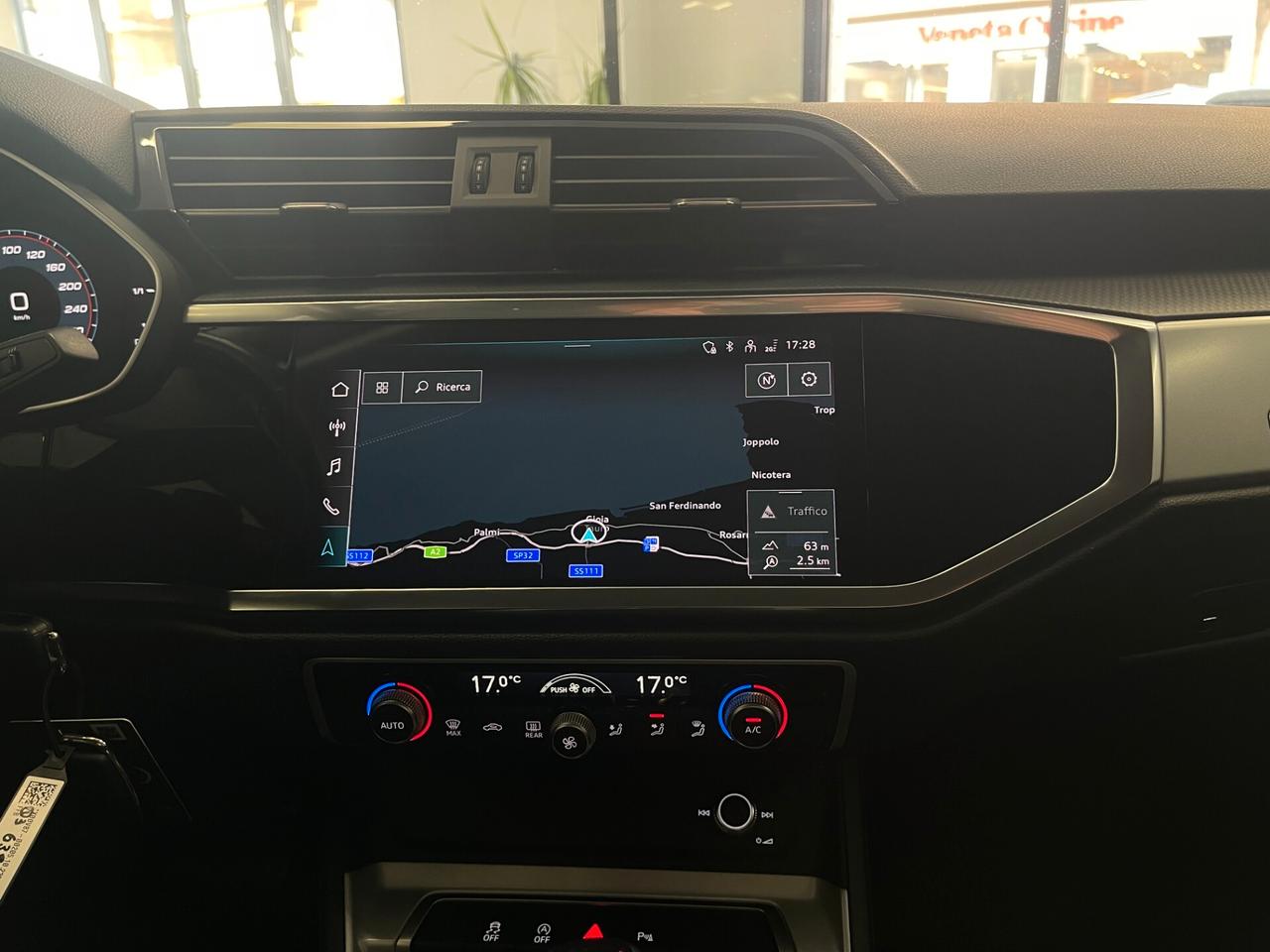 Audi Q3 2.0 TDI 150cv S line