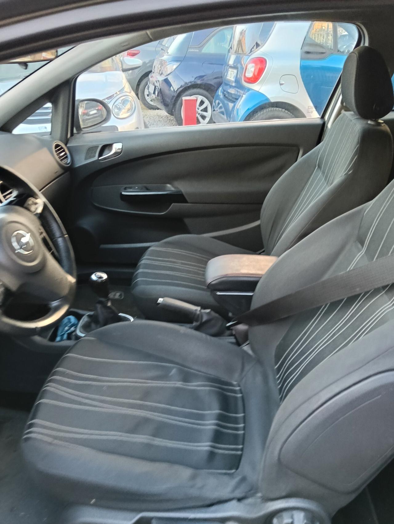 Opel Corsa 1.2 80CV 3 porte GPL-TECH Edition