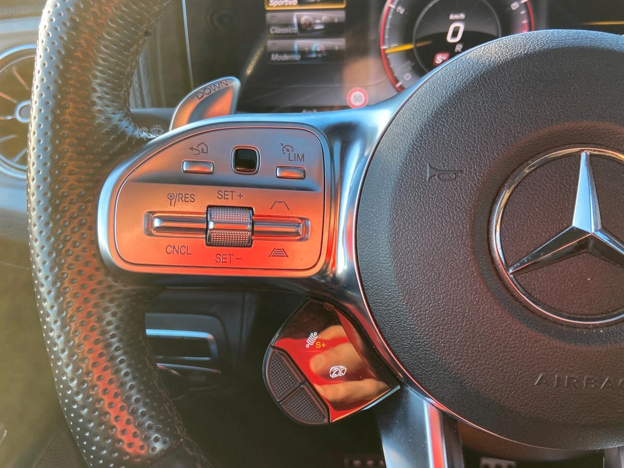 Mercedes-Benz G 63 AMG Premium 585cv auto