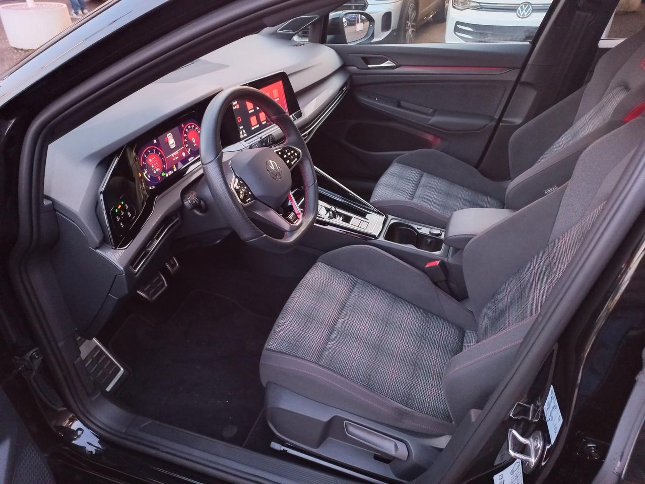 Volkswagen Golf GTI 2.0 TSI DSG