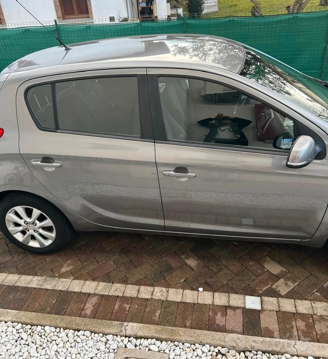 Hyundai i20 1.2 5p Benz 85 CV - Garanzia 12 mesi