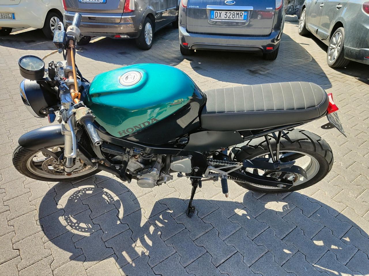 Honda CBR 600 F cafè Racer strorica