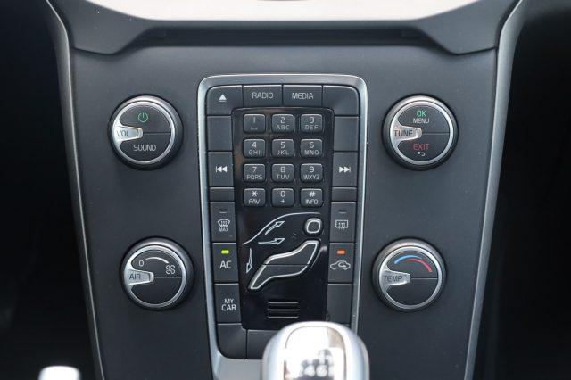 VOLVO V40 D2 2.0d UniPropietario Tagliandata per NEOPATENTAT