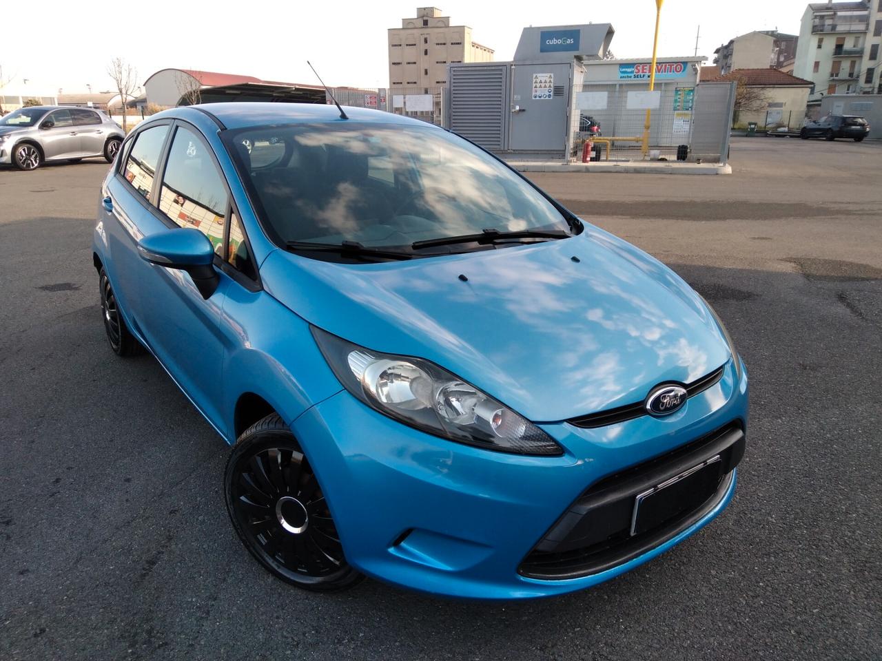 Ford Fiesta 1.4 TDCi 70CV 5 porte Titanium x neopatentati