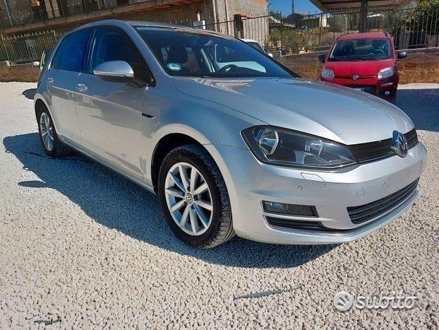 VOLKSWAGEN Golf 7 2015 permuta e finanziamento