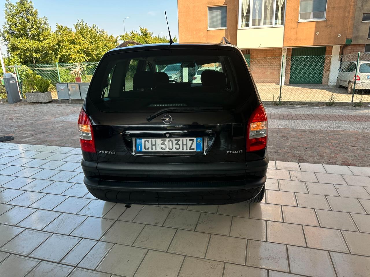 Opel Zafira 2.0 DTI 7 POSTI (12 RATE)