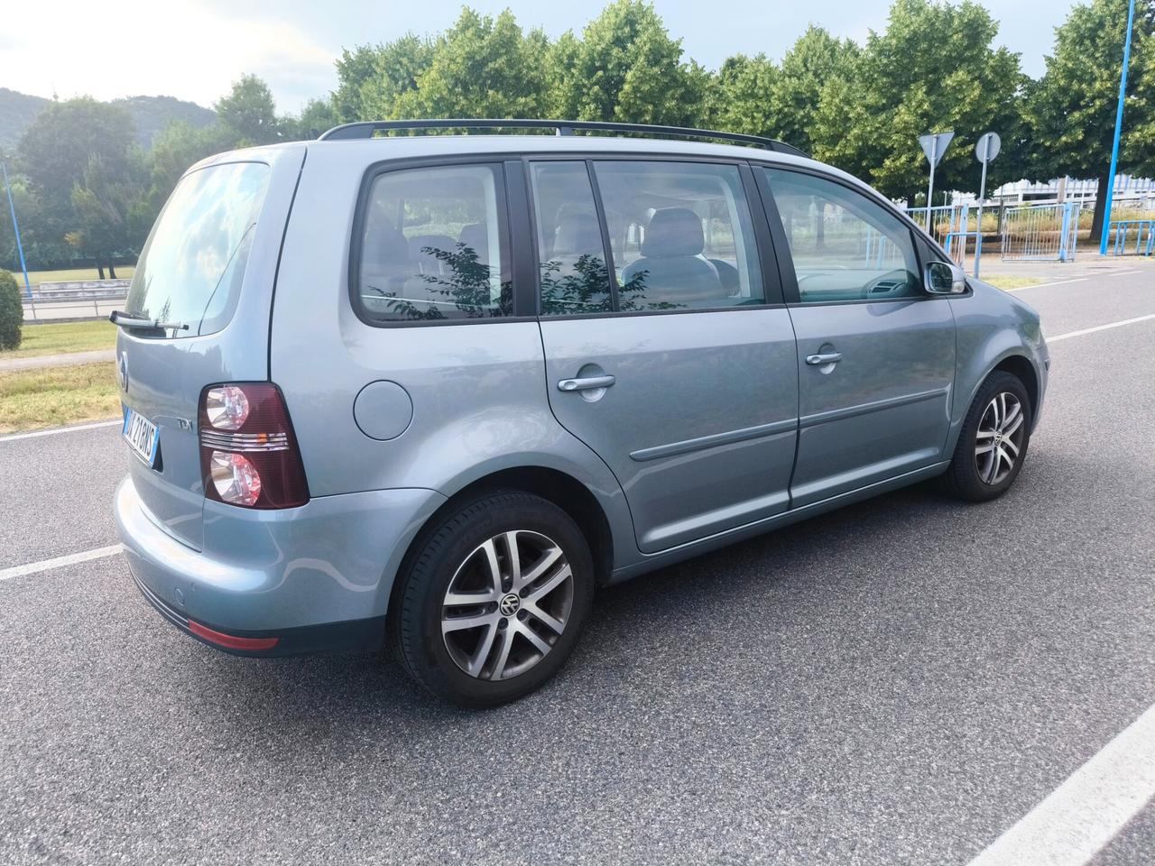 VOLKWAGEN TOURAN 1,9 TDI- 7 POSTI -OK NEOPATENTATI-KM 130000