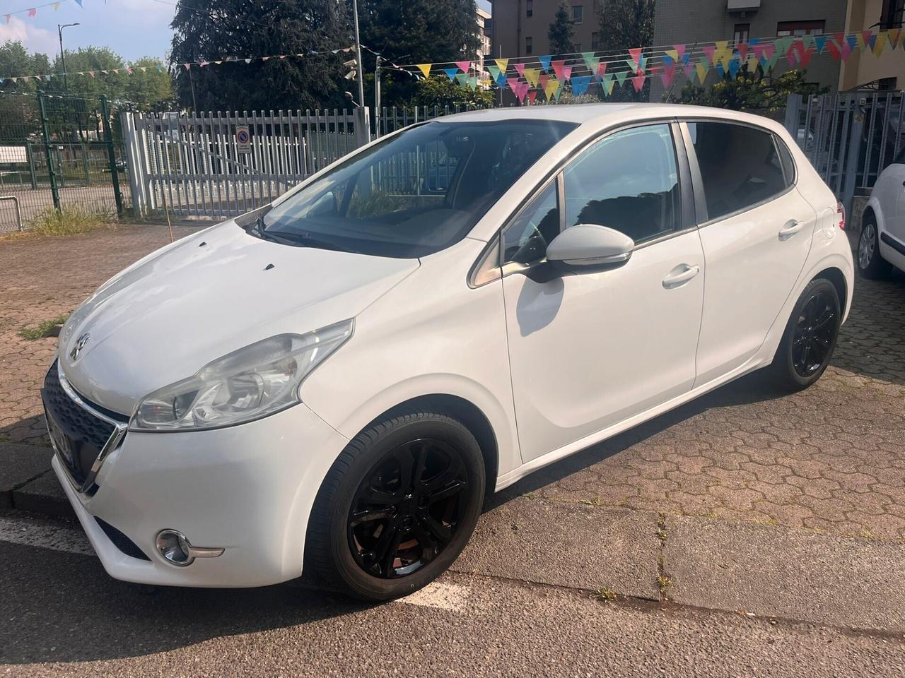 Peugeot 208 1.2 VTi 82 CV 5 porte Allure - 2012