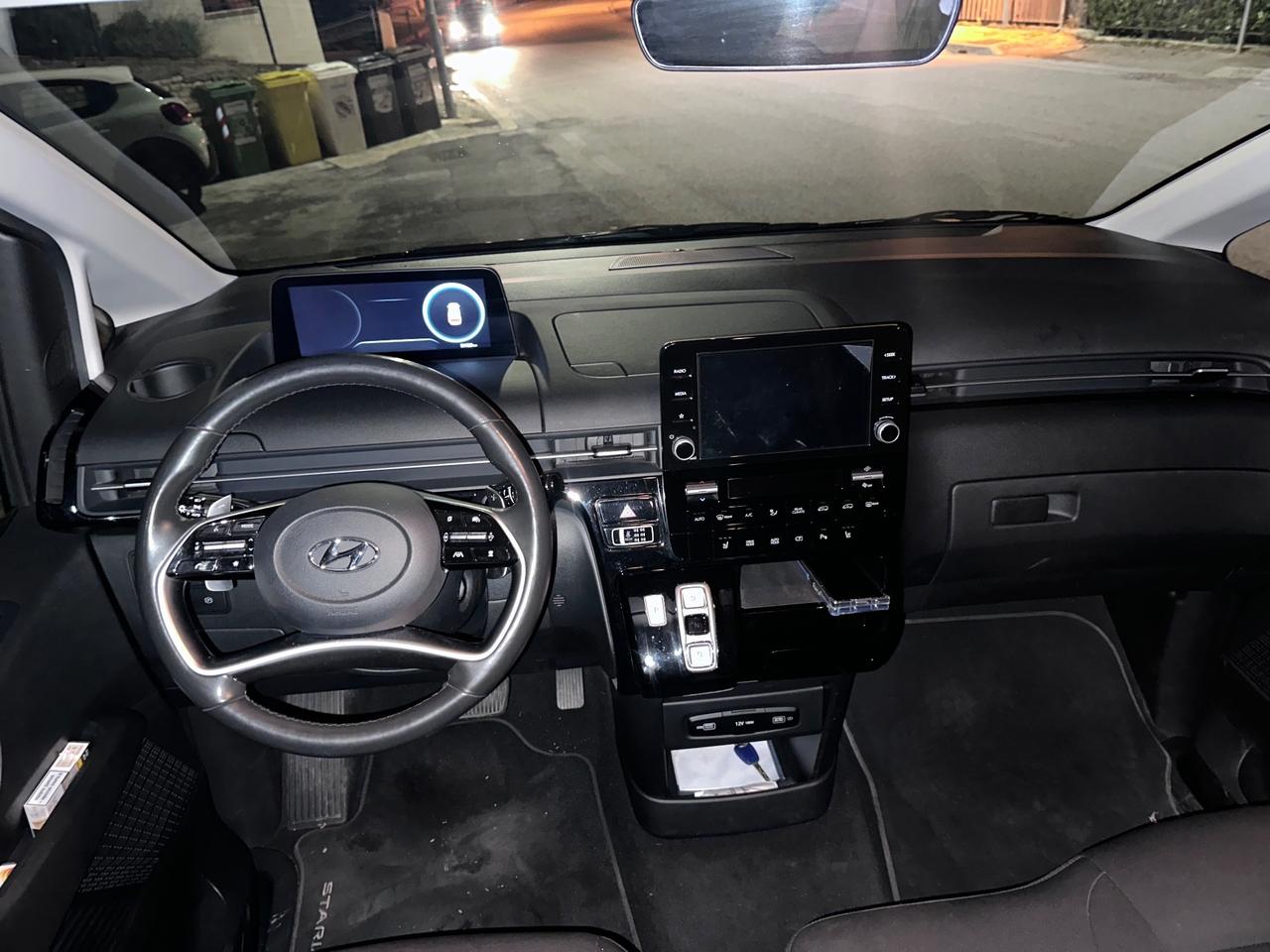 Hyundai Staria 2.2 AT 2WD 9 posti Wagon