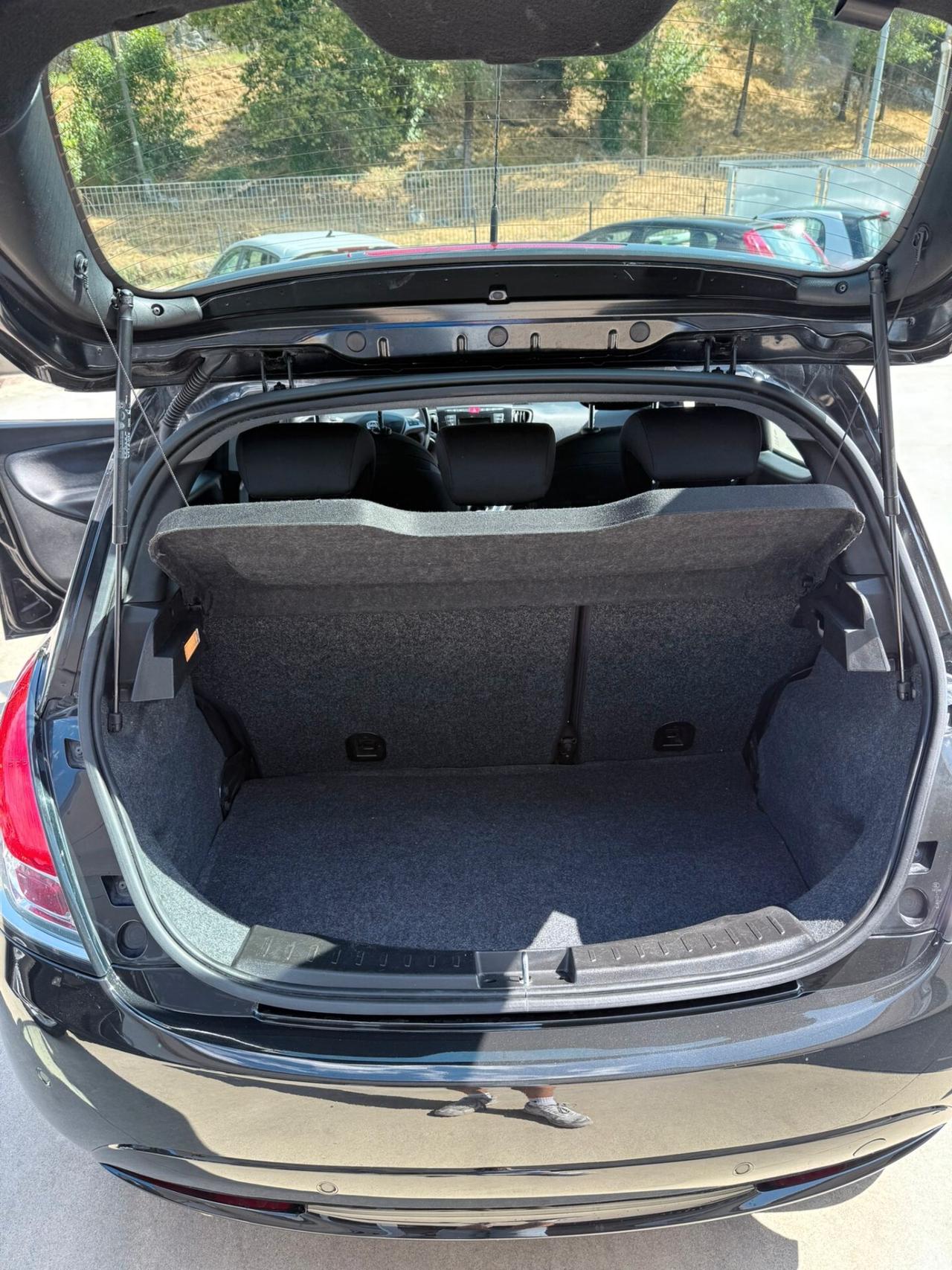 Lancia Ypsilon 1.2 69 CV 5 porte GPL Ecochic Gold