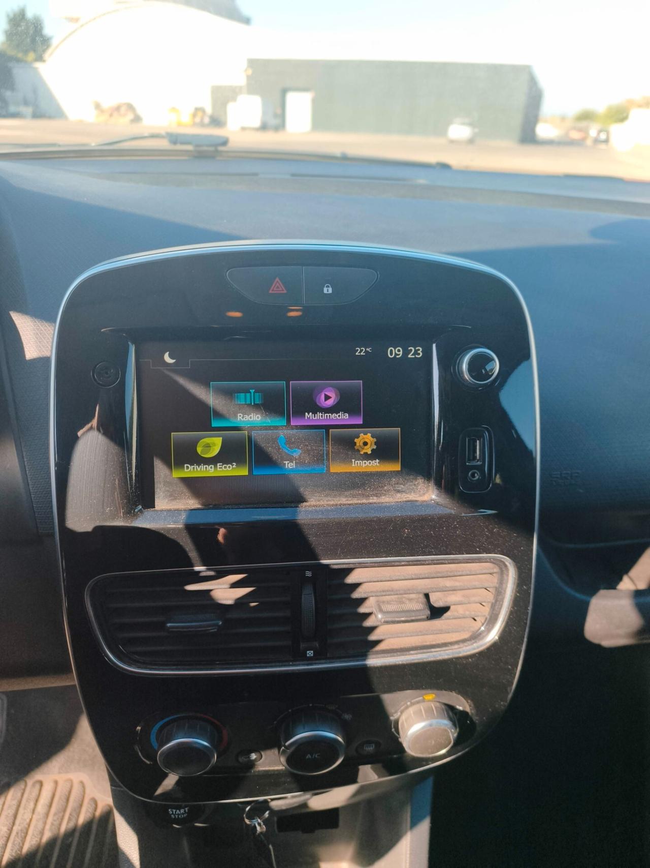 Renault Clio TCe 12V 75 CV 5 porte (12 mesi di garanzia)