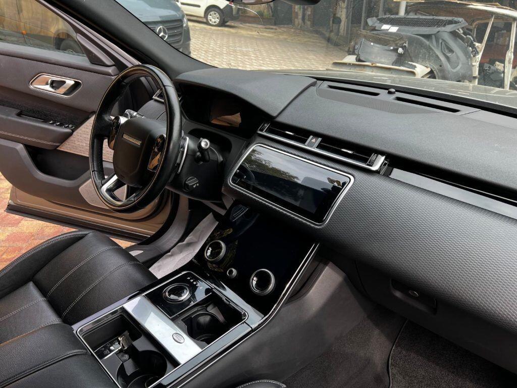 LAND ROVER Range Rover Velar 2.0 Si4 300 CV R-Dynamic SE