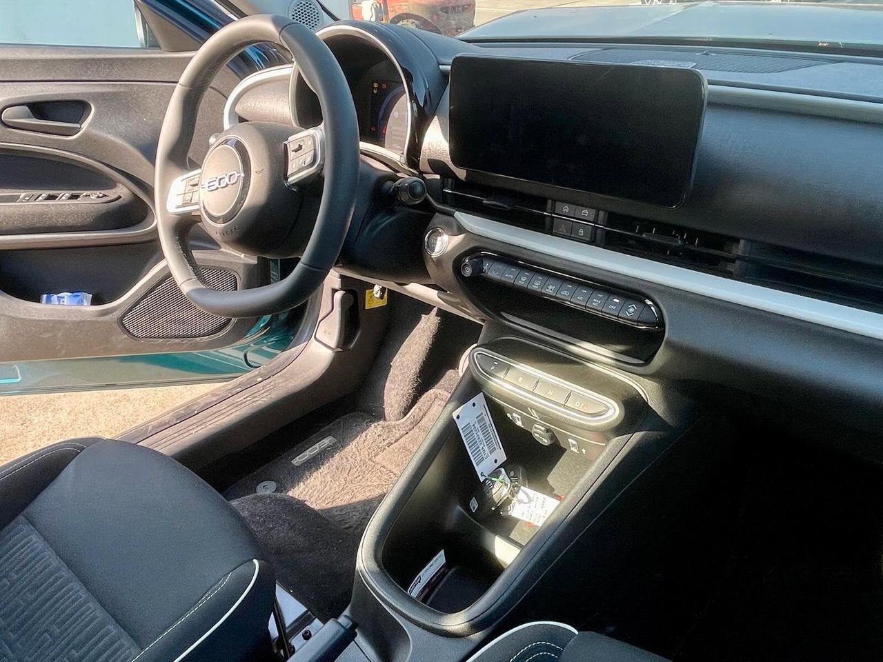 Fiat 600 Hybrid 100 CV DCT MHEV La Prima **VEICOLO SINISTRATO ***