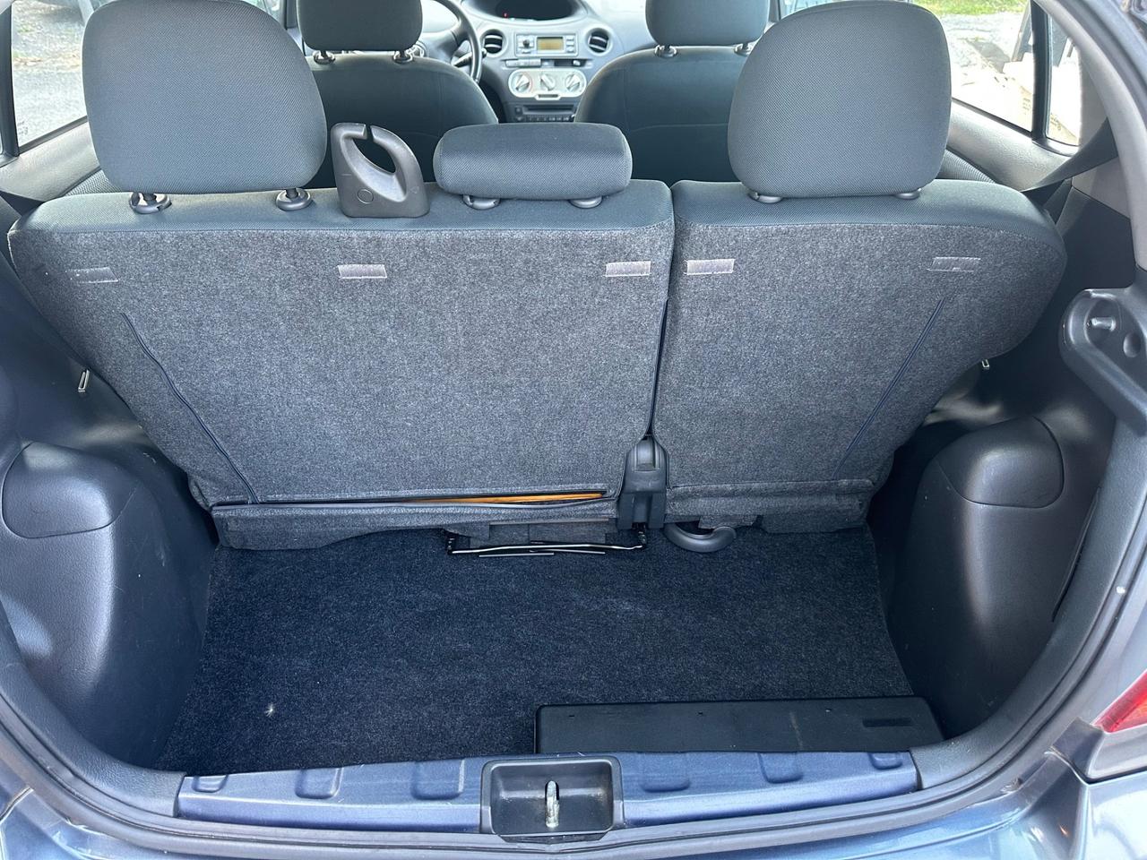 Toyota Yaris 1.0i 16V cat 5 porte Sol
