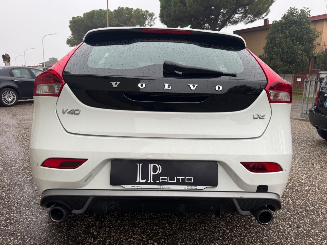 Volvo V40 D2 1.6 Powershift R-design Kinetic