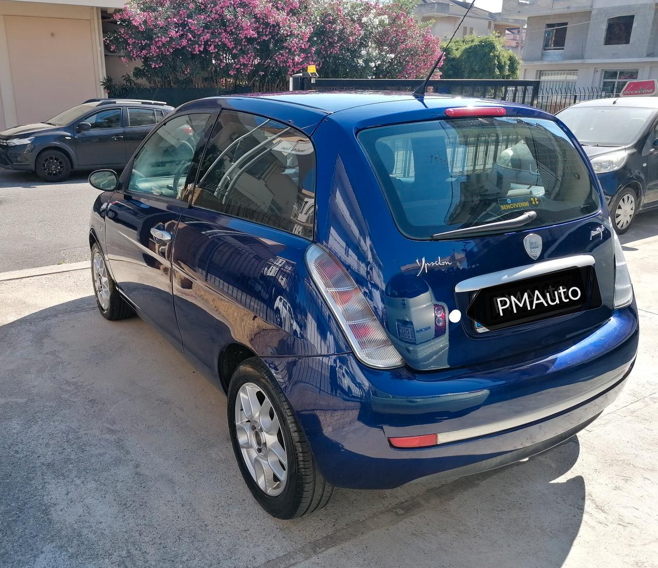 Lancia Ypsilon 1.3 MJT 90 CV Blue&Me