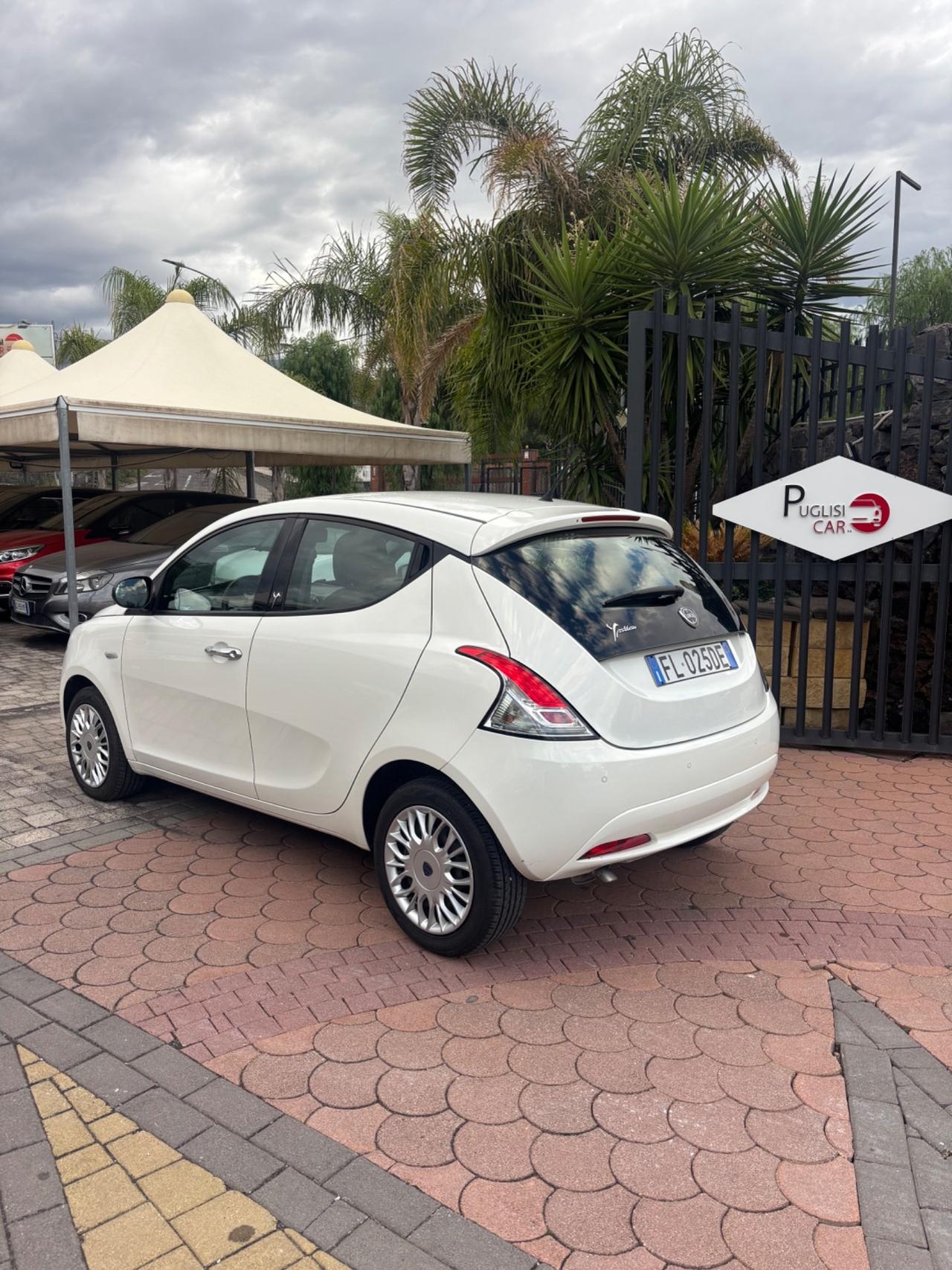 Lancia Ypsilon 1.3 MJT 16V 95 CV 5 porte S&S Silver