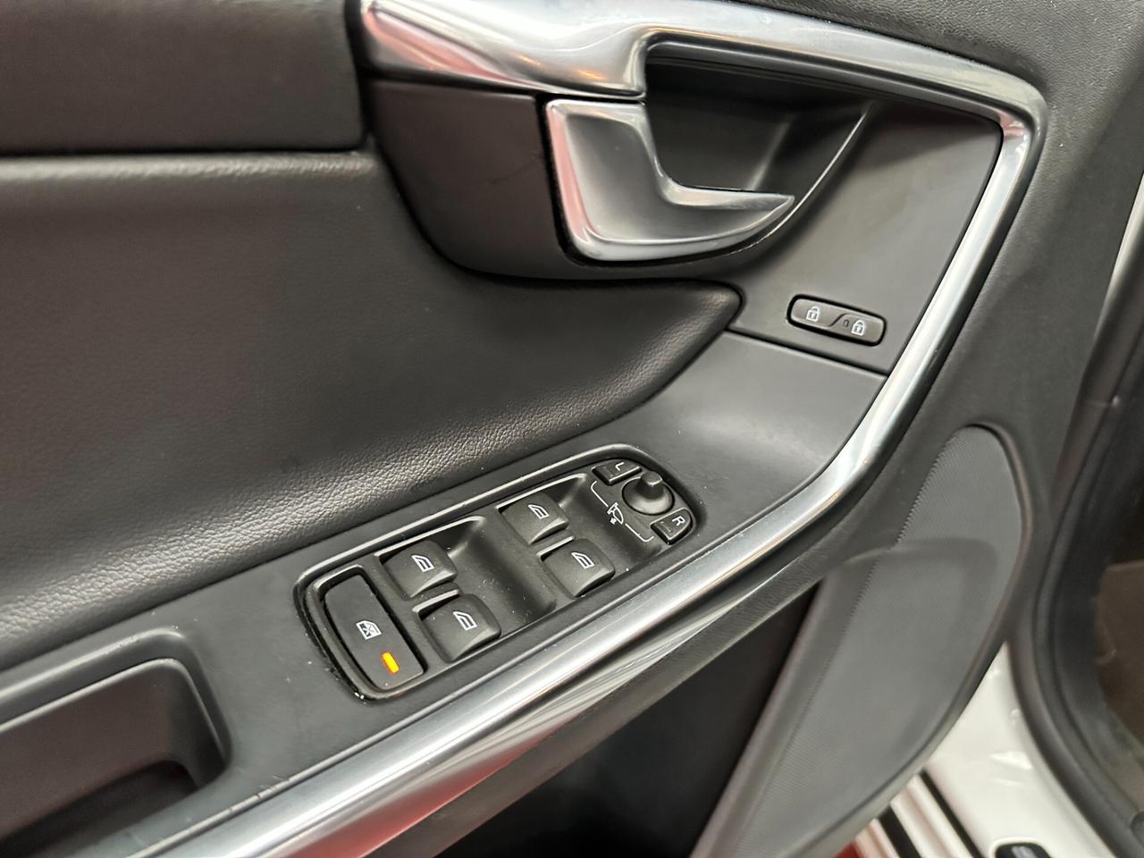 Volvo V60 Cross Country D3 Geartronic Pro MY18