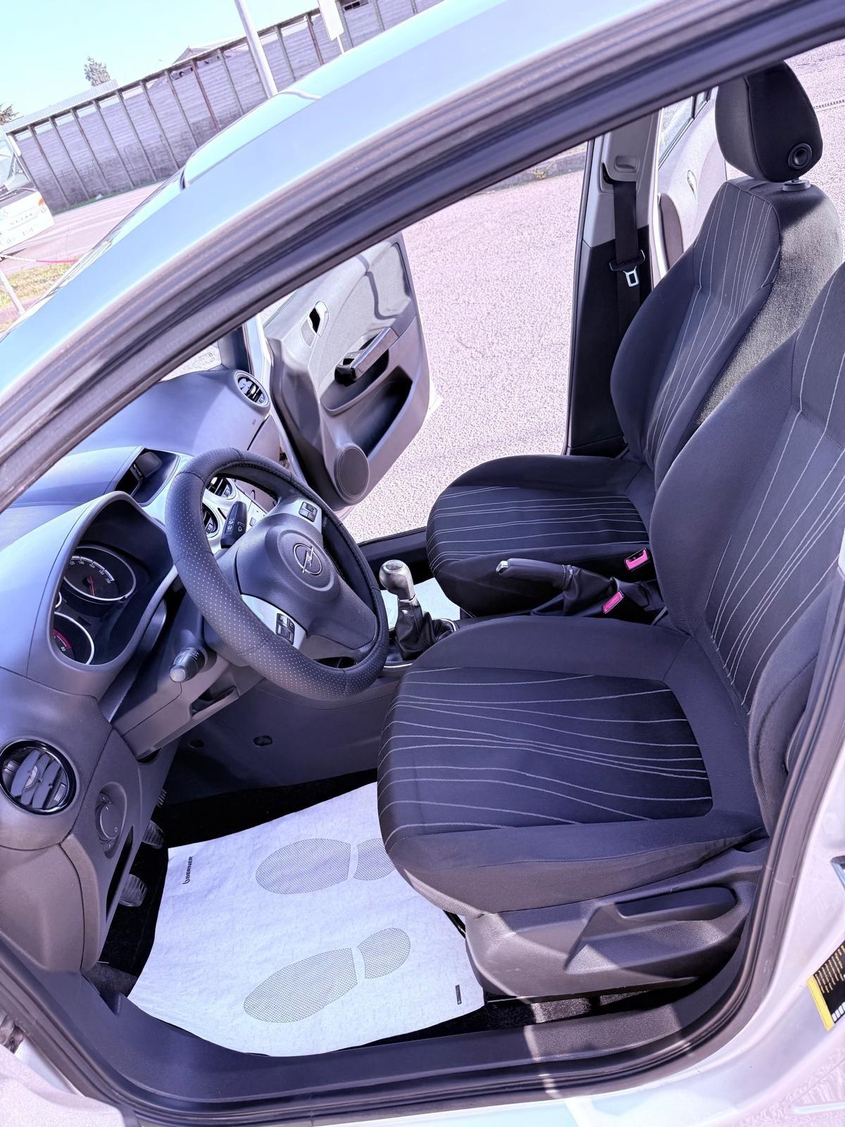 Opel Corsa 1.2 5 porte Ok neopatentati