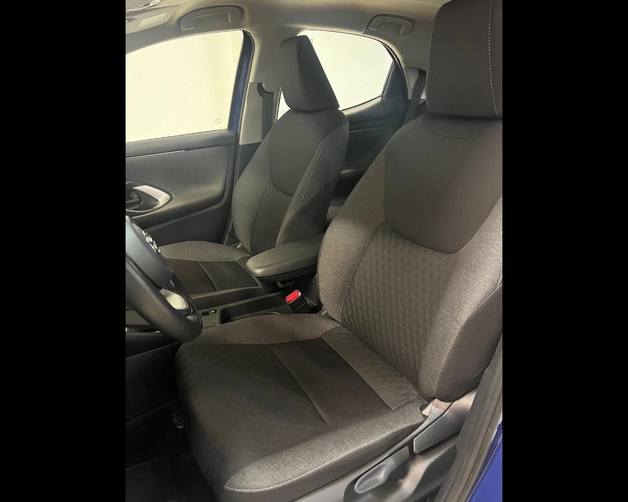 TOYOTA Yaris 1.5h Trend