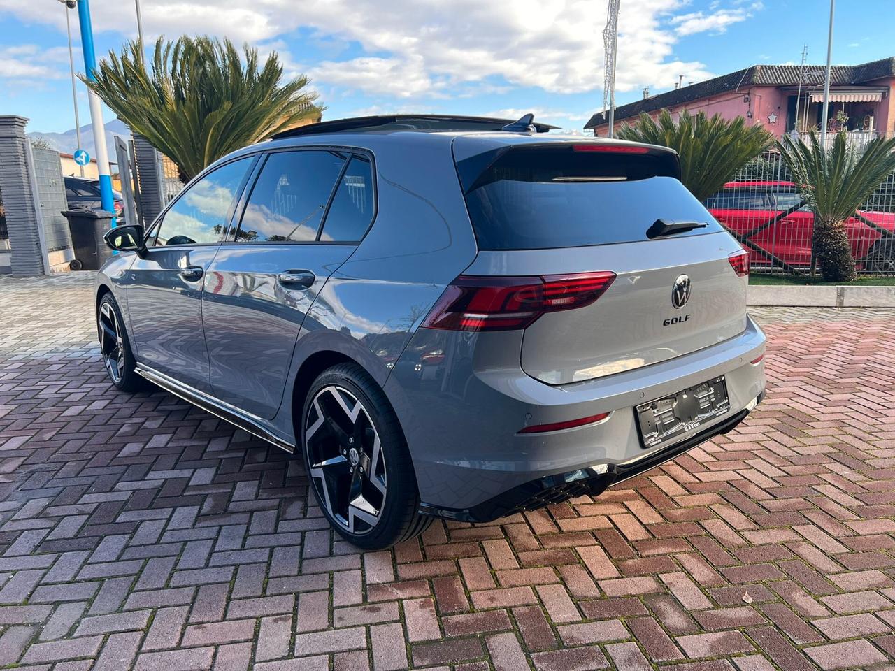 Volkswagen Golf 8.5 2.0 tdi R-Line 150cv DSG