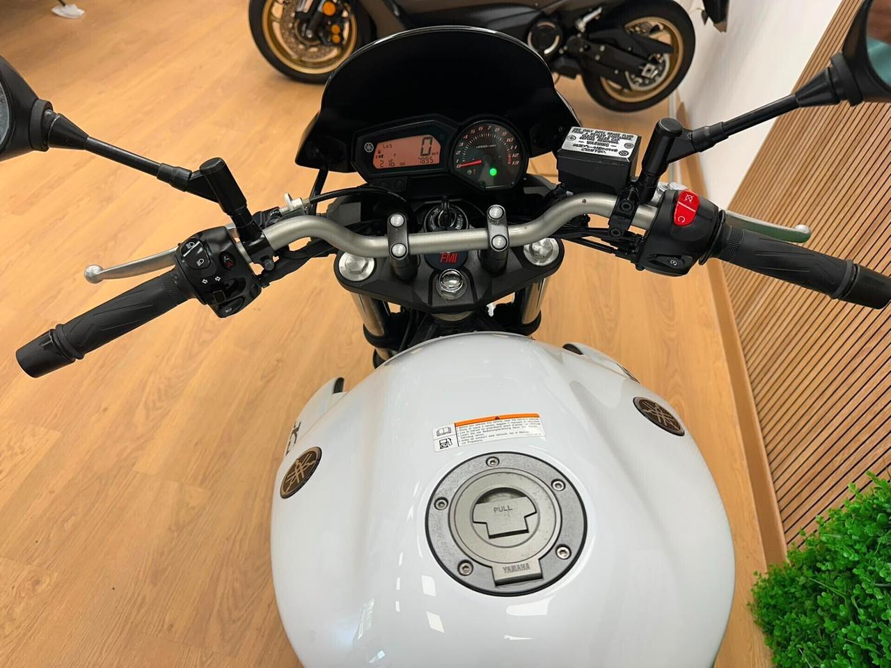 YAMAHA XJ-6 XJ6 XJ 600 / 7.000KM / TUA DA 99€ AL MESE