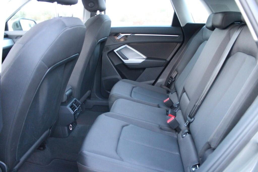 AUDI Q3 2.0 TDI 150 CV s-tronic *Matrix *Luci Ambiente
