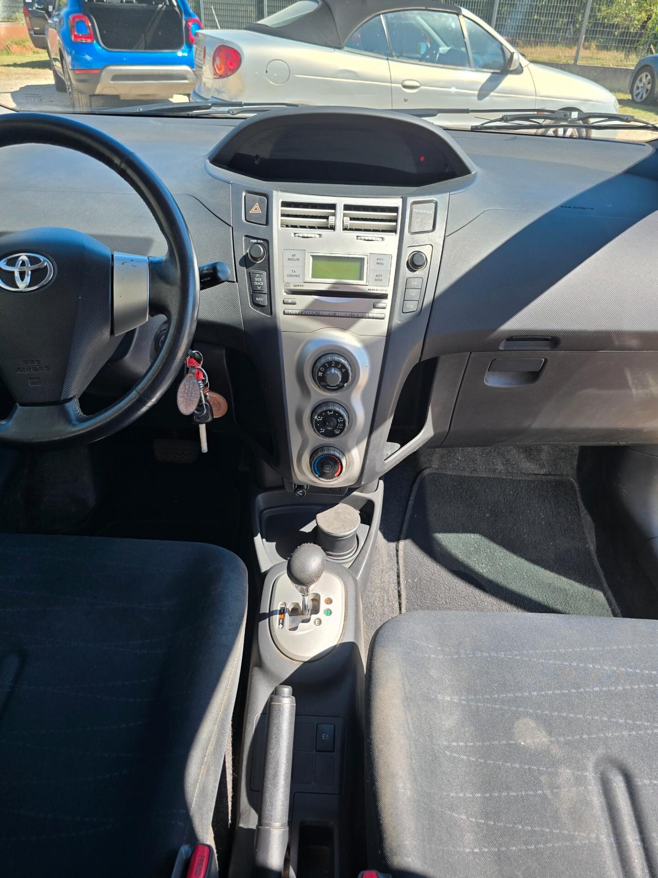 Toyota Yaris 1.4 D-4D 5 porte AUTOMATICA Sol 90cv