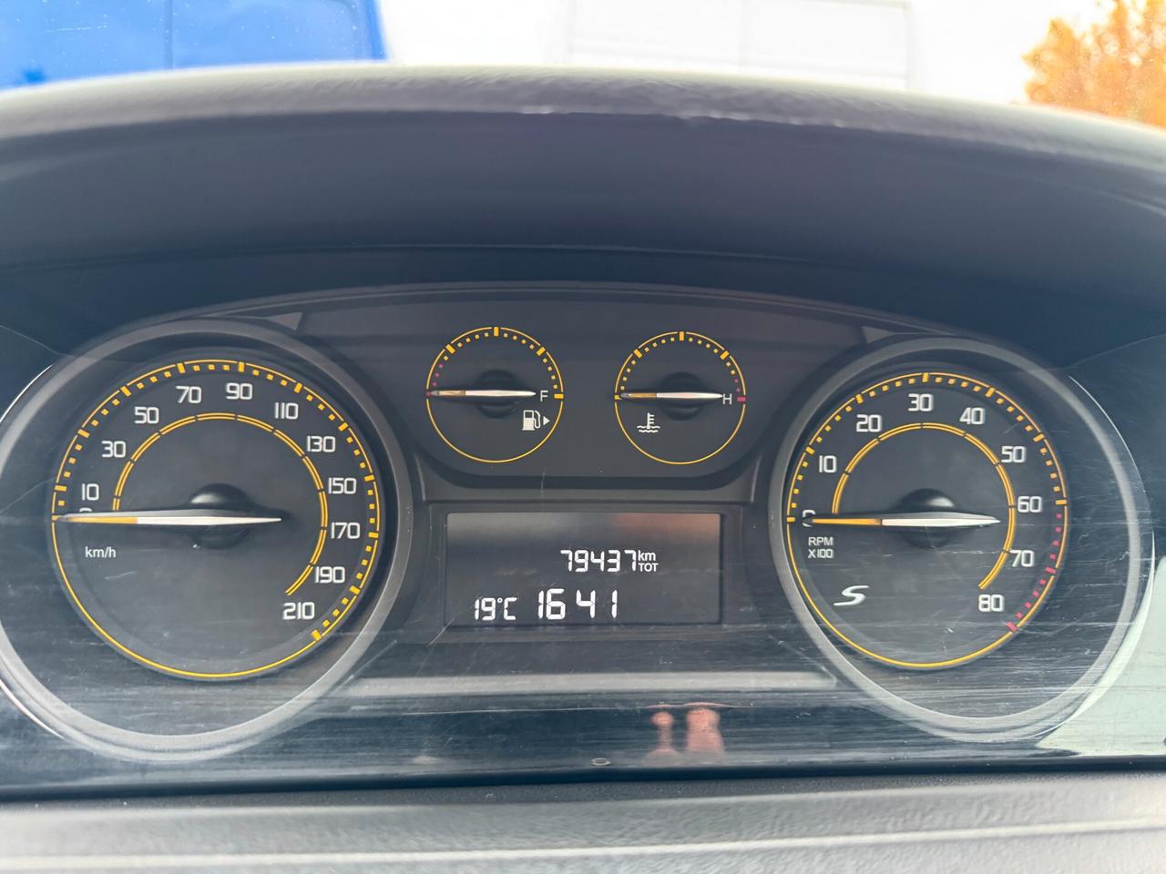 Lancia Ypsilon 1.2 69 CV 5 porte S Momodesign