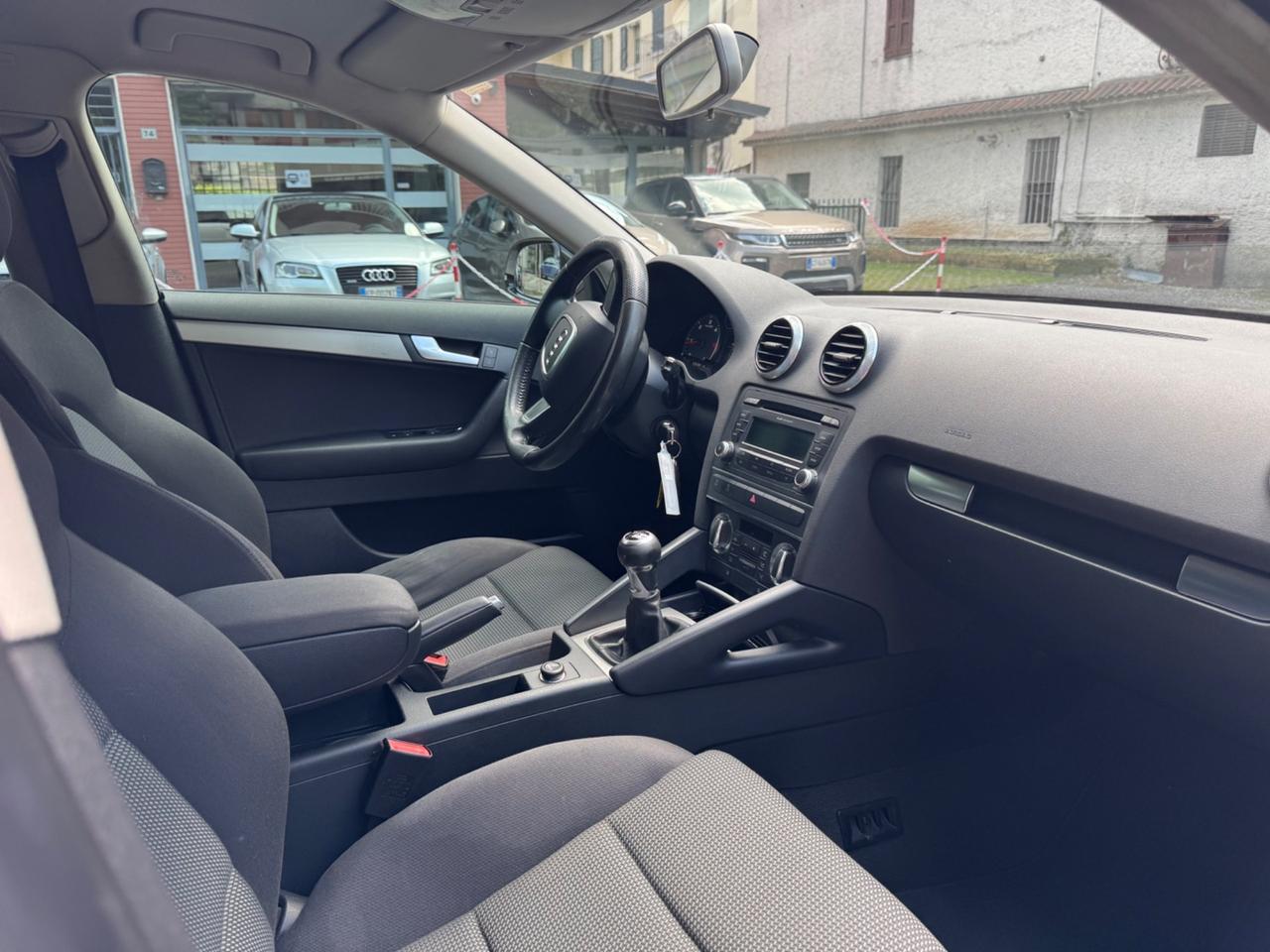 Audi A3 SPB 1.6 TDI 105 CV CR - VETRI OSCURATI - GIA' TAGLIANDATA
