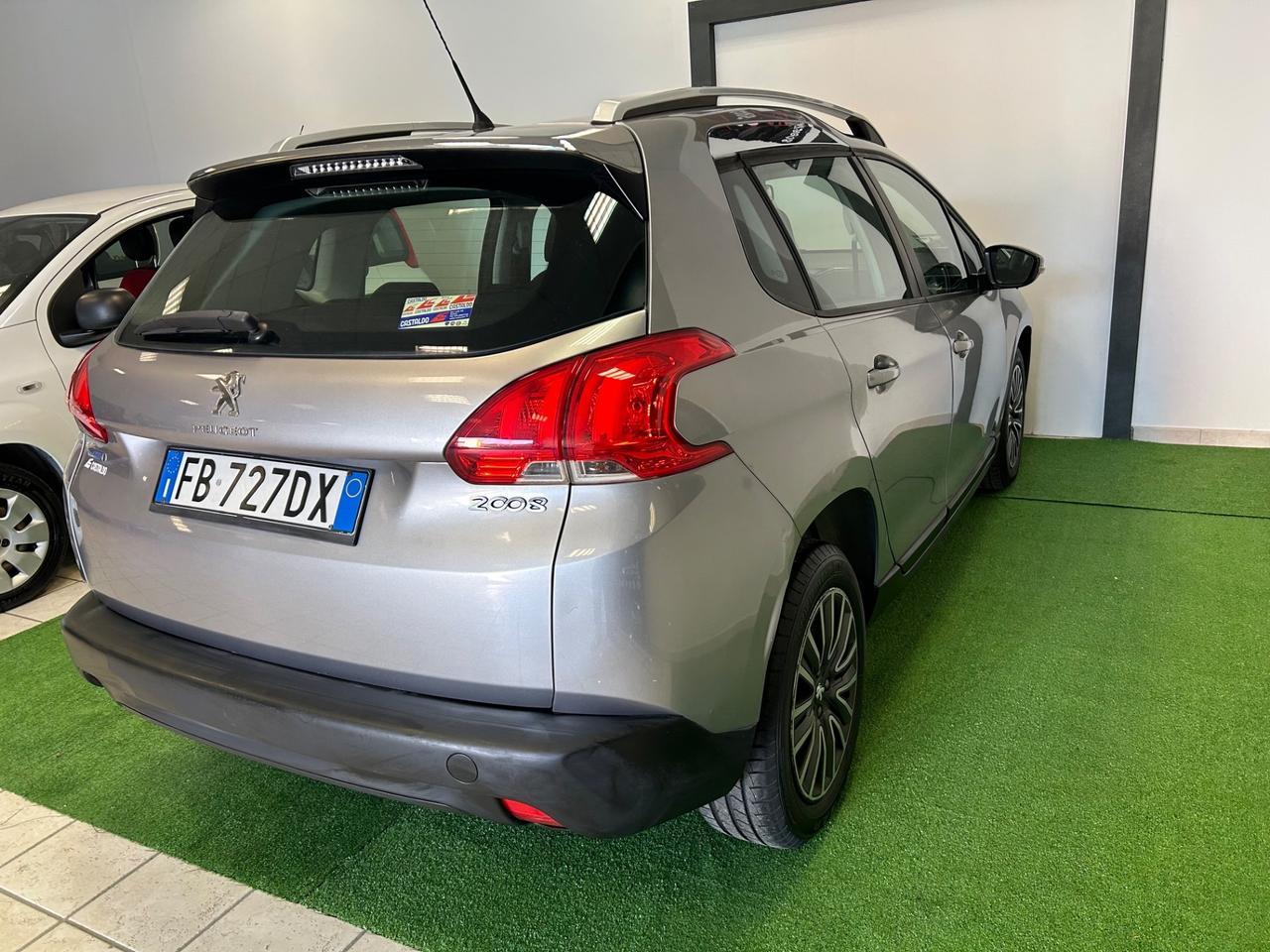 Peugeot 2008 BlueHDi 100 Allure