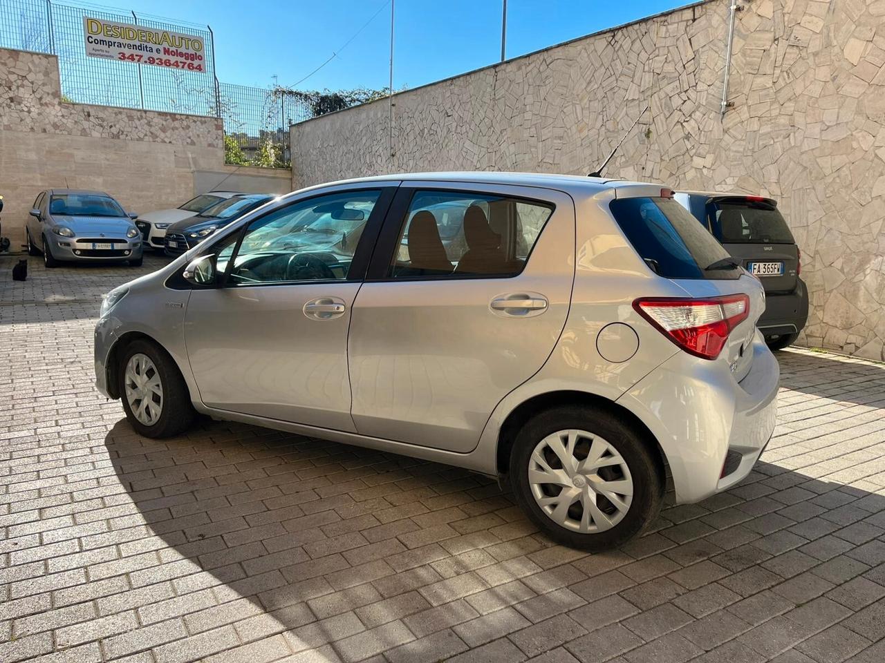 Toyota Yaris 1.5 Hybrid 5 porte Business