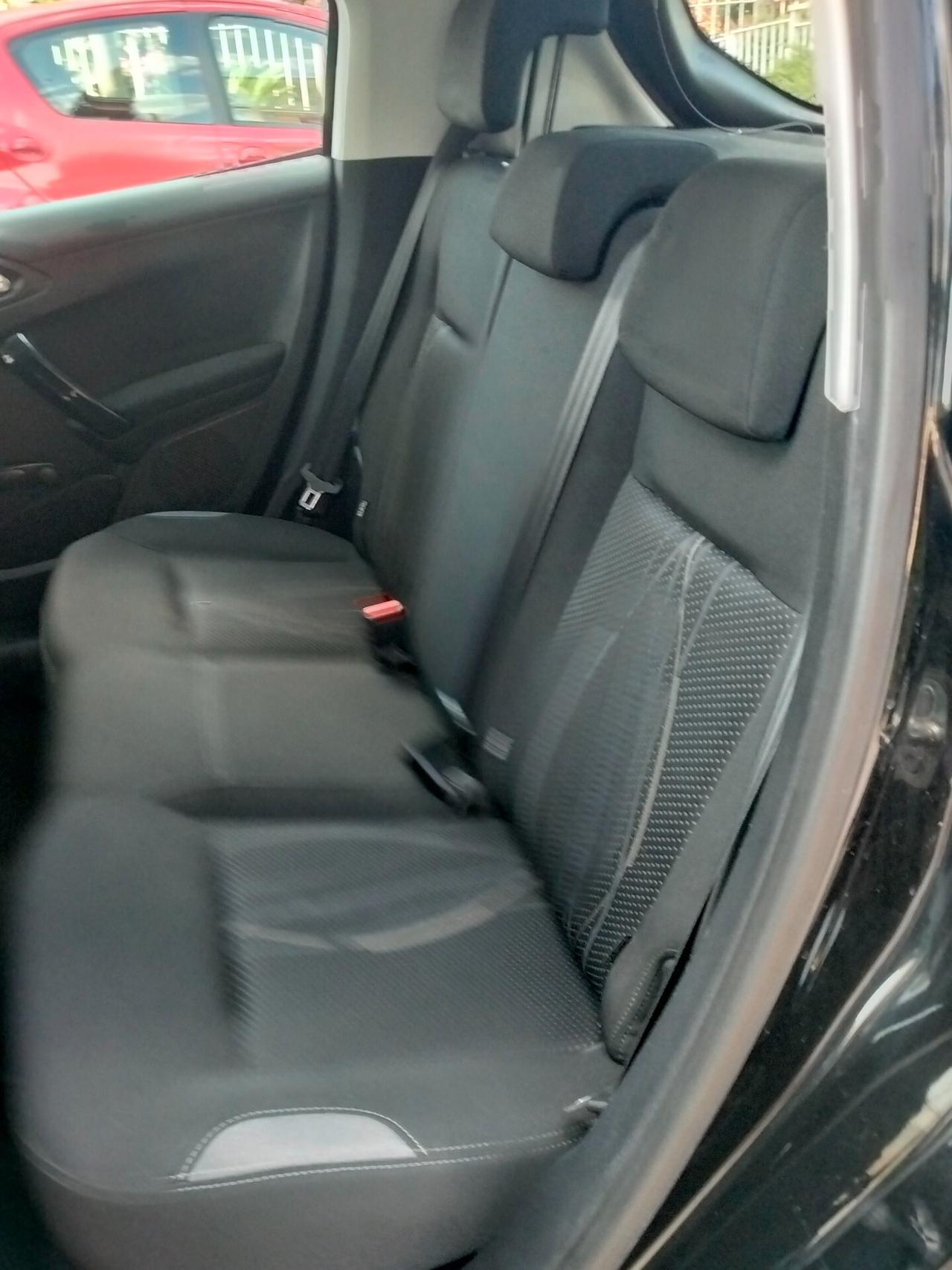 Peugeot 208 1.2 VTi 82 CV 5 porte Allure