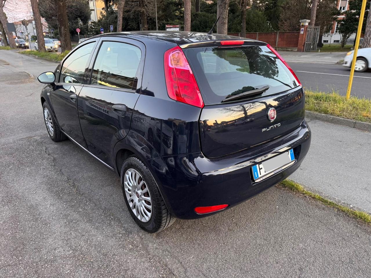 Fiat Punto 1.2 benzina 5P neopaten garanzia 12 mesi