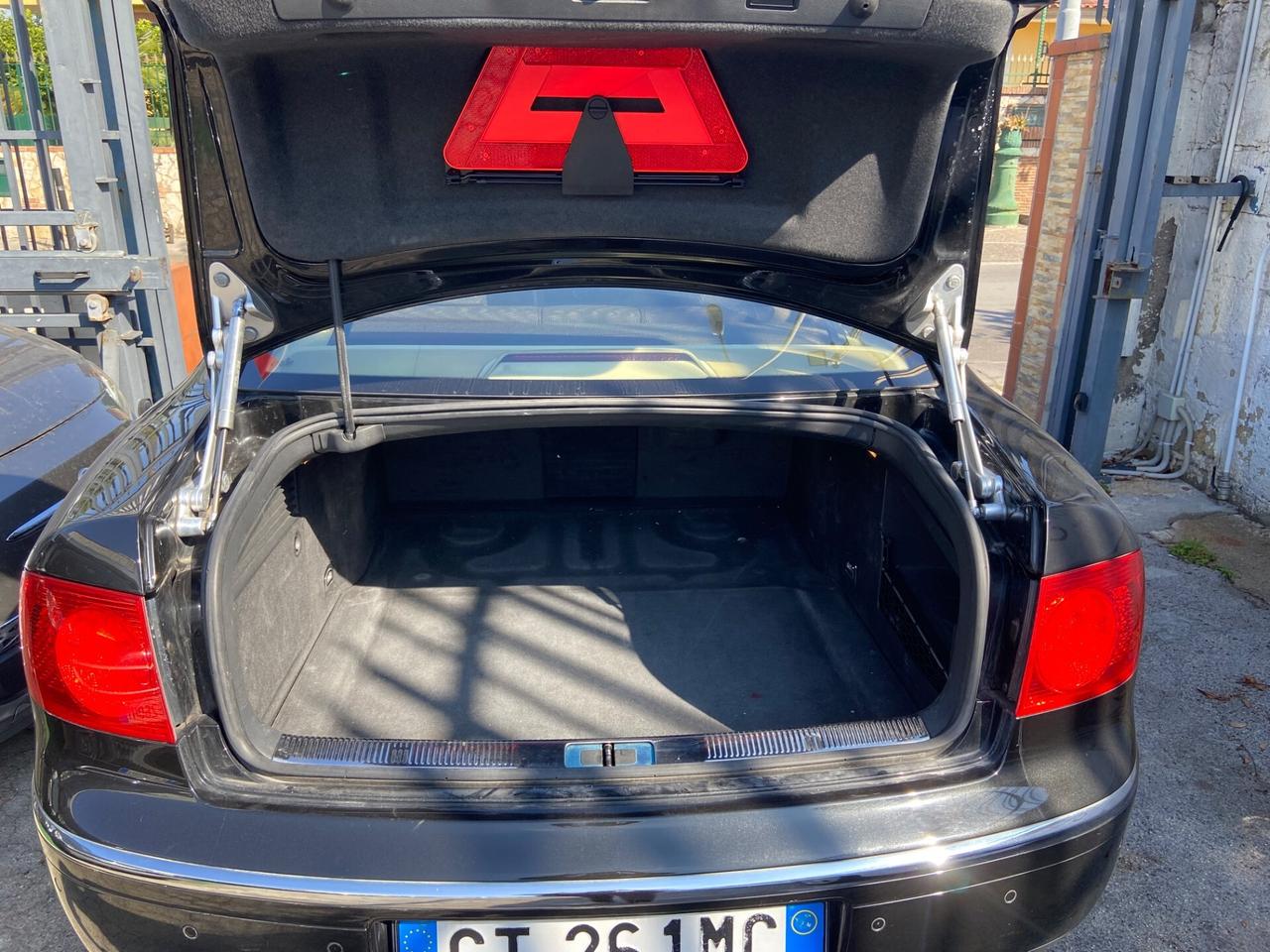 Volkswagen Phaeton 3.0 V6 TDI DPF 4mot. tip. 5 posti automatica