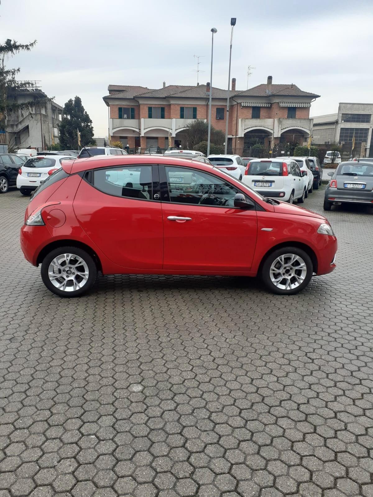 Lancia Ypsilon 1.2 69 CV 5 porte GPL Ecochic Gold