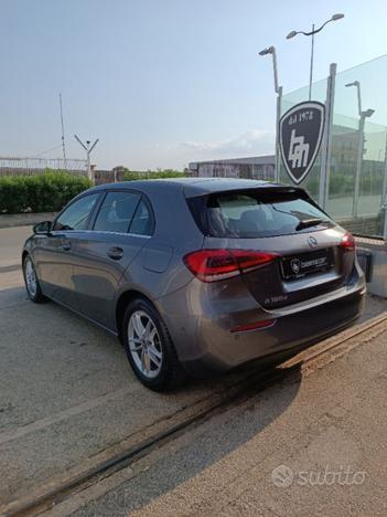 MERCEDES-BENZ A 180 d Automatic Sport i.e