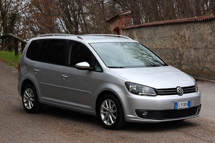 Volkswagen Touran Business 1.6 TDI Comfortline 7 POSTI 8 PNEUMATICI SU CERCHIO IN LEGA ORIGINALE