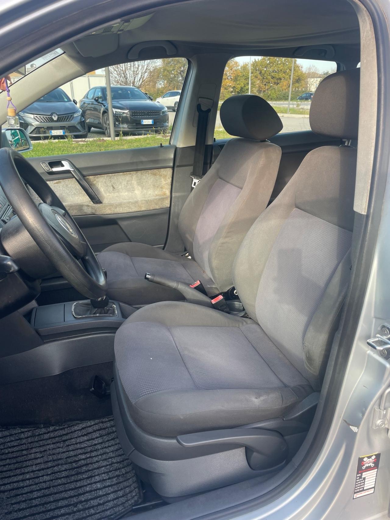 VOLKSWAGEN POLO 1.2 BENZINA 185.000 2003 NEOPATENTATI