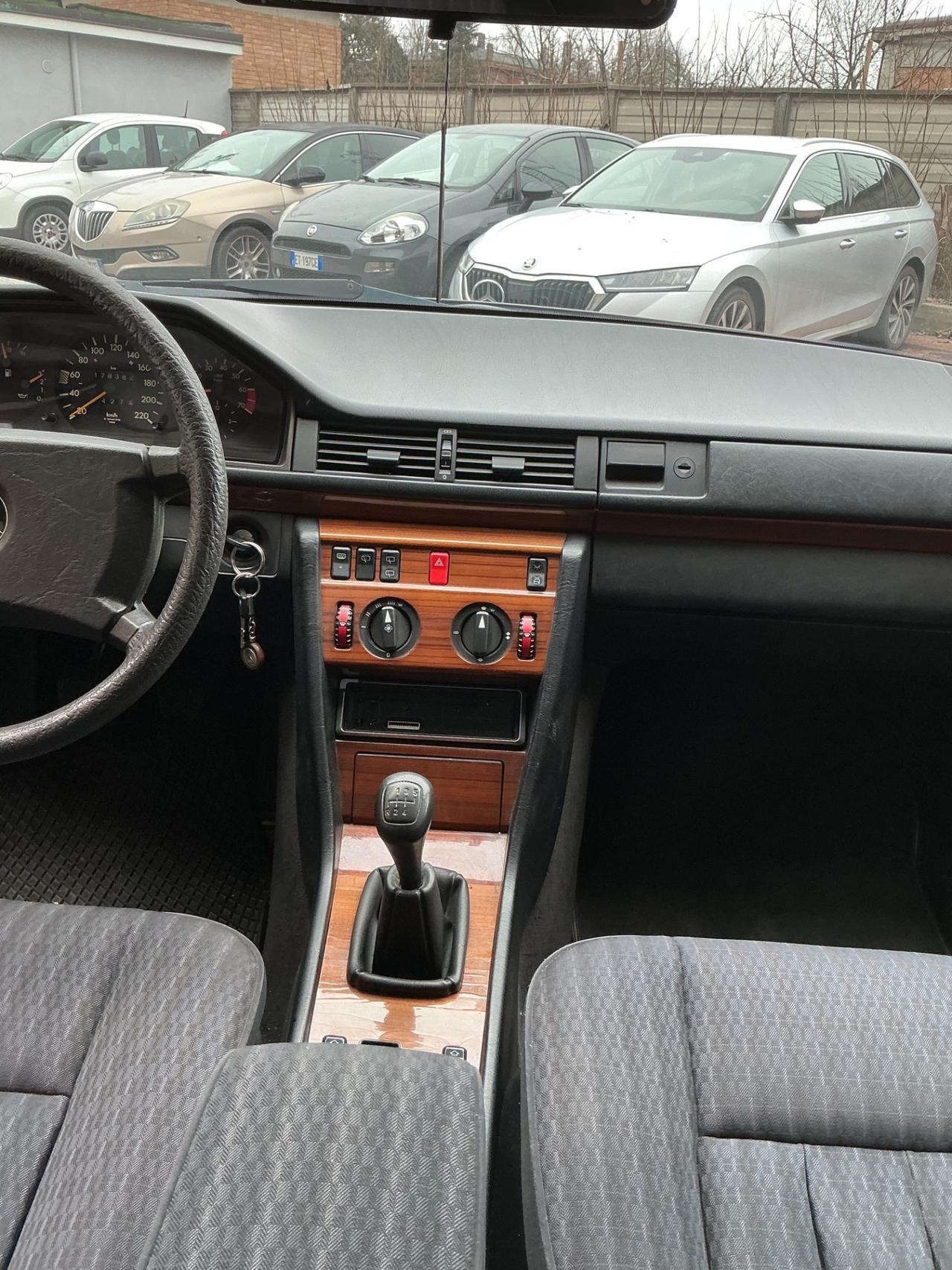 Mercedes-benz E 200 Station Wagon