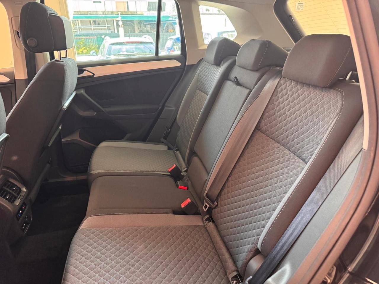 Volkswagen Tiguan 2.0 TDI SCR DSG Business BlueMotion Technology