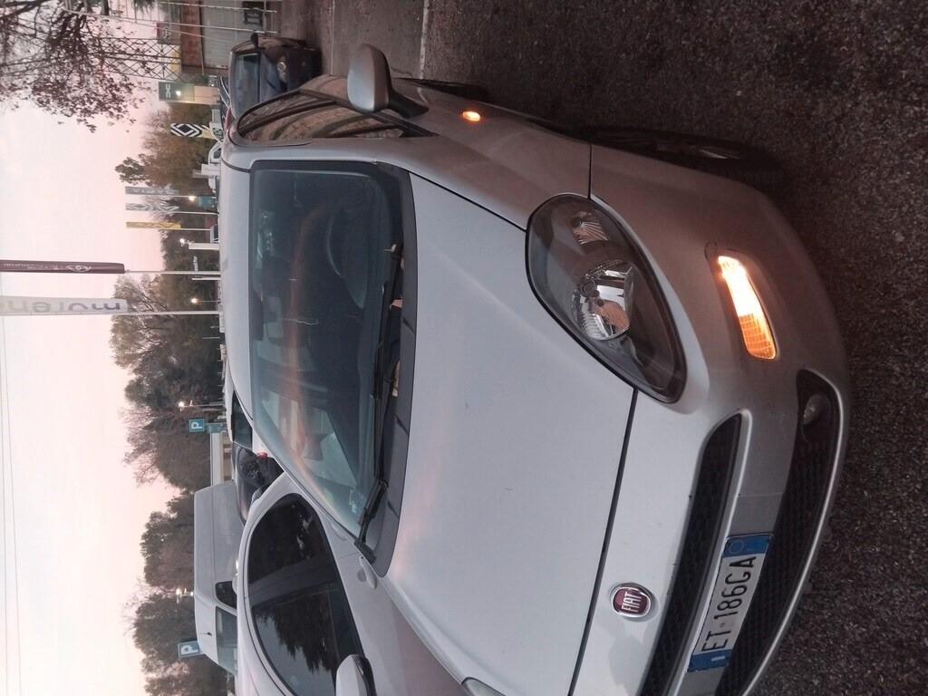 Fiat Punto 1.4 8V 5 porte Natural Power Street