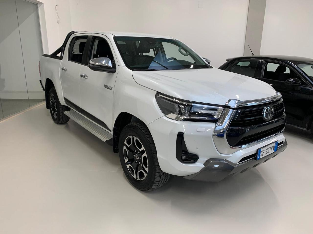 Toyota Hilux 2.8 D A/T 4WD 4 porte Double Cab Executive